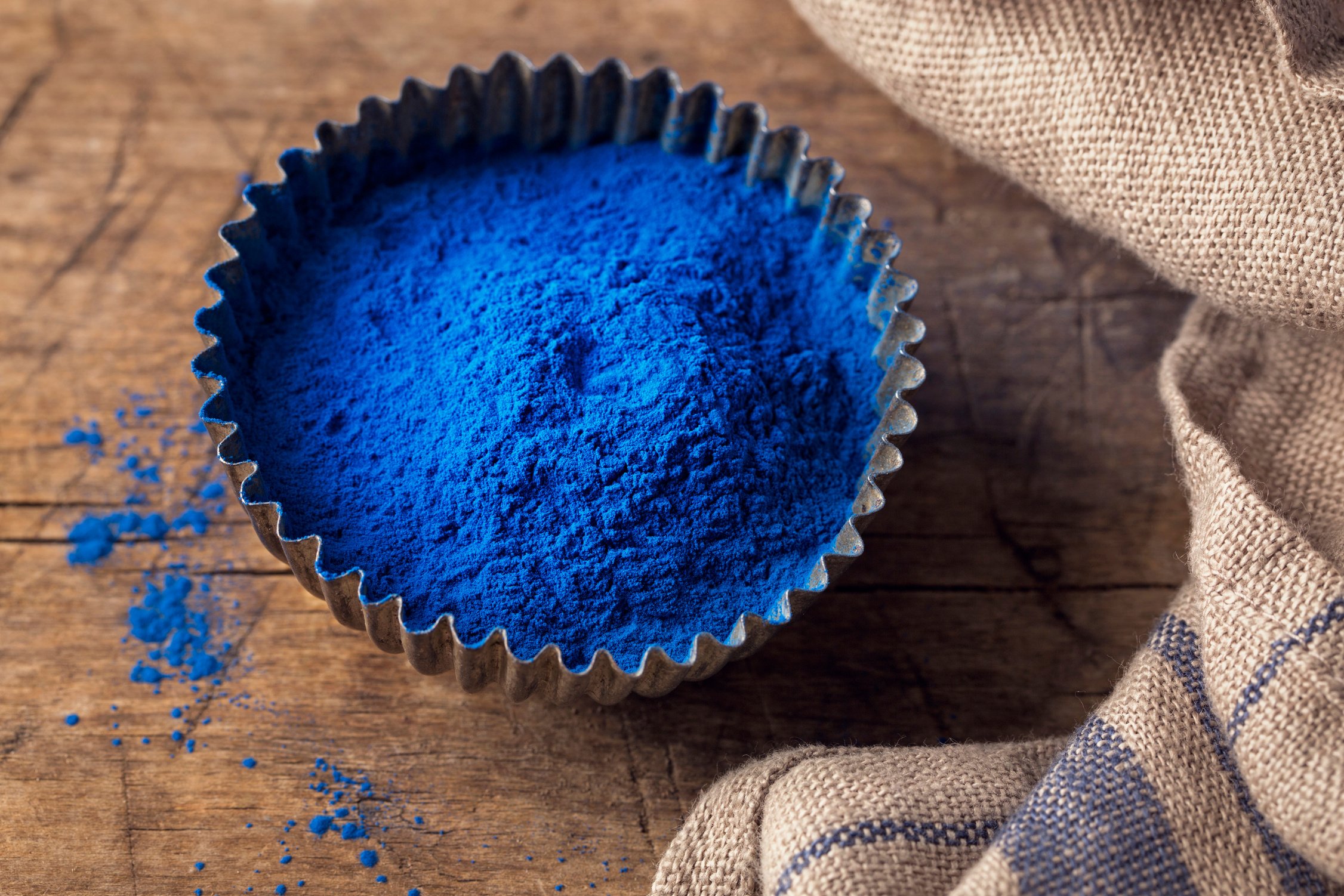 Blue spirulina powder