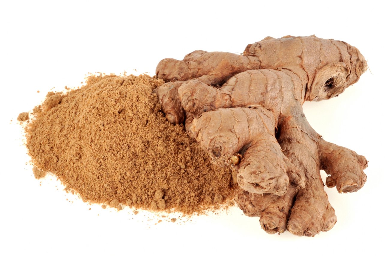 Fresh ginger and Ginger powder